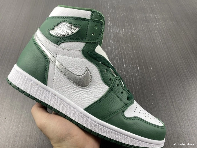 1st Kicks Air 1 High Green Gorge Jordan OG DZ5485-303 0810